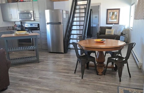 Lewis Cabin | The Goodman Cabin @ Kokopelli Cabins 17 miles to the entrance of Mesa Verde