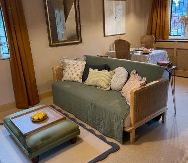 Lacock Bed & Breakfast | The Governor's House at The Tanyard, Lacock