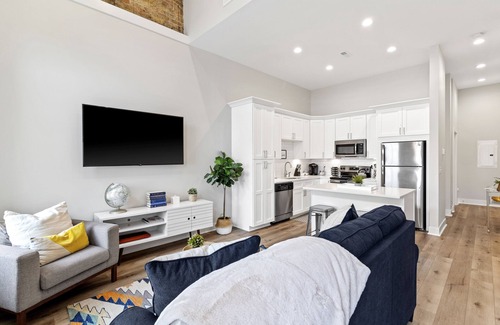 Racine Apartment | The Graduate: Lakeside Charm in Downtown