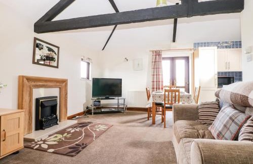 Edburton Apartment | The Granary