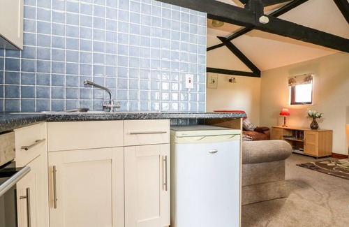 Edburton Apartment | THE GRANARY, pet friendly, with a garden in Fulking