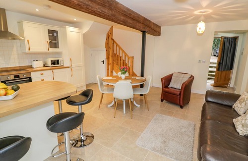 Northend Cottage | THE GRANARY, pet friendly, character holiday cottage in Gaydon