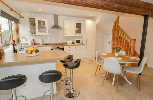 Northend Cottage | THE GRANARY, pet friendly, character holiday cottage in Gaydon