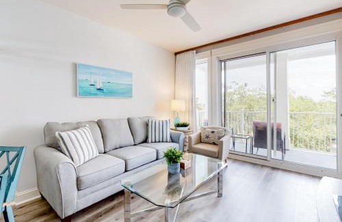 Baytowne Wharf Apartment | The Grand #2409