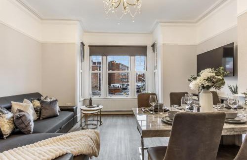 Edgware House | The Grand Edwardian 3 Bedroom Apartment