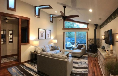 Idyllwild Bed & Breakfast | The Grand Idyllwild Lodge