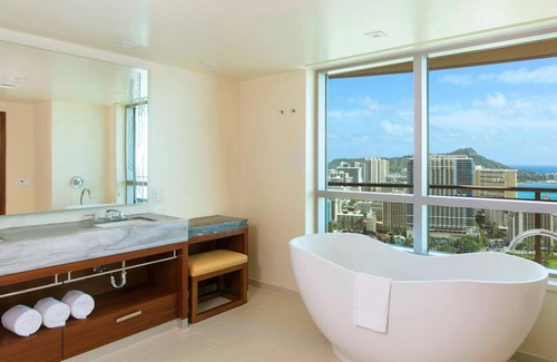 Waikiki Resort | The Grand Islander, a Hilton Grand Vacations Club