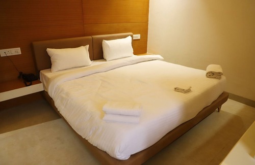 Pithampur Bed & Breakfast | The grand Virgo is Best Hotel In Pithampur