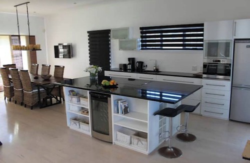Myoli Beach House | The Great White House at the Seaside in Sedgefield, Western Cape