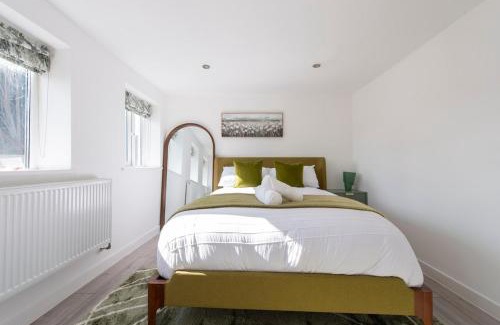 Crayford Apartment | The Green Haven-Cozy luxury flat in Crayford