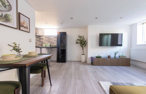 Little Holland Apartment | The Green Haven-Cozy luxury flat in Crayford