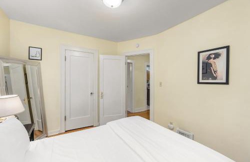 Wallingford Apartment | The Green Lake Firefly Lodge