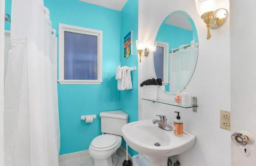 Wallingford Apartment | The Green Lake Firefly Lodge