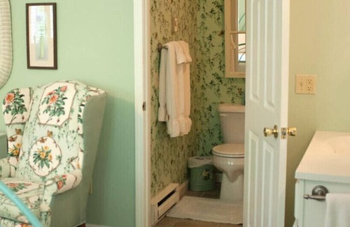 Elsah Hotel | The Green Tree Inn