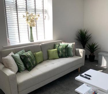 Farnworth Apartment | The Greens Apartment