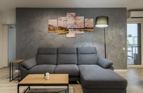 Old Town Apartment | The Grey Nest, FREE Private Parking
