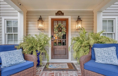 King City House | The Grey Pearl - Swimming Pool, Premier Location!