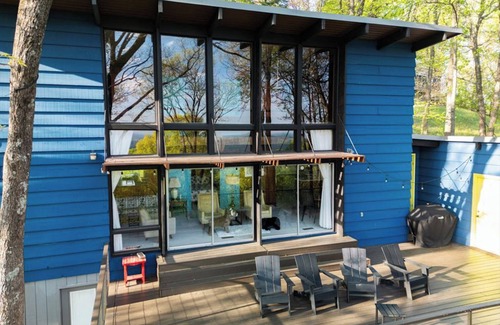 Dan River House | The Groovy Groundhog located within minutes to the Blue Ridge Parkway