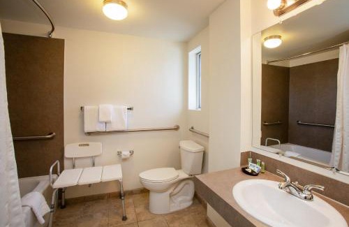 Fairmount Park Hotel | The Grove West Seattle Inn