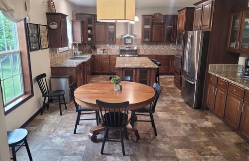 Groveland House | The Groveland Guesthouse on 3 acres
