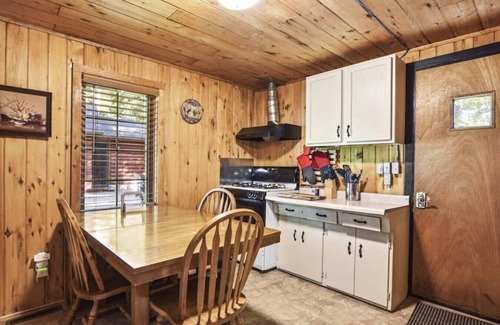 Three Lakes House | The Guest Cabin Holiday Home