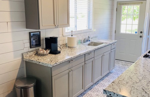Breckenridge House | The guest house at Lily Pad Lane