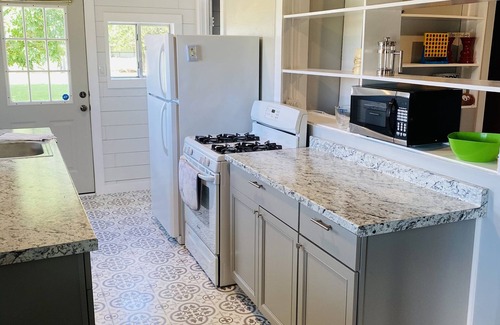 Breckenridge House | The guest house at Lily Pad Lane