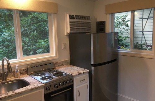 Gibsonville Cottage | The Guest House at Elon Cottage