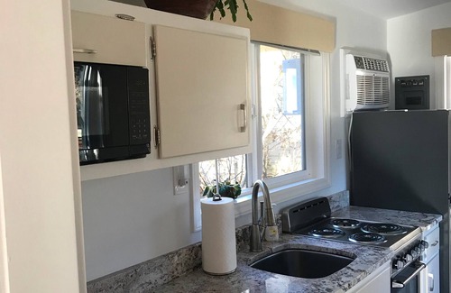 Gibsonville Cottage | The Guest House at Elon Cottage
