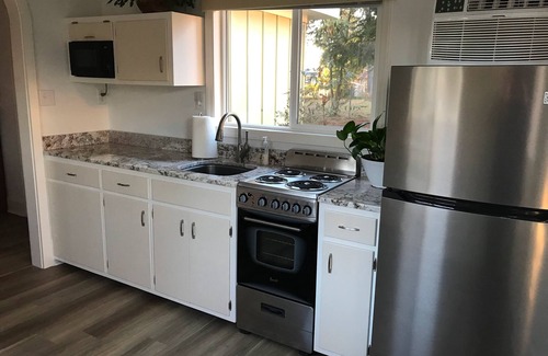 Gibsonville Cottage | The Guest House at Elon Cottage
