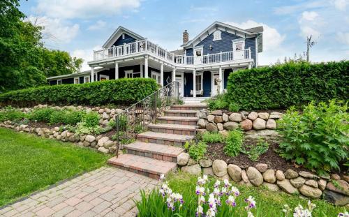 Excelsior House | The Guest House