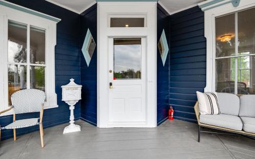 Excelsior House | The Guest House