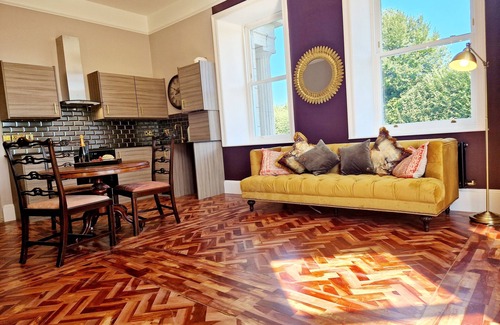 Knott End-on-Sea Apartment | The Hamilton Luxury Let - The Duke with Hot Tub