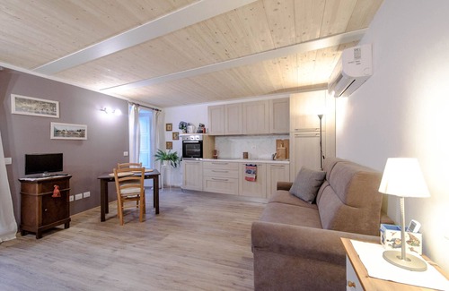 Torno Apartment | The hamlet of Torno - La Piccola