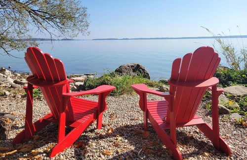 Howe Island House | The Hangar on Howe, Unique waterfront house
