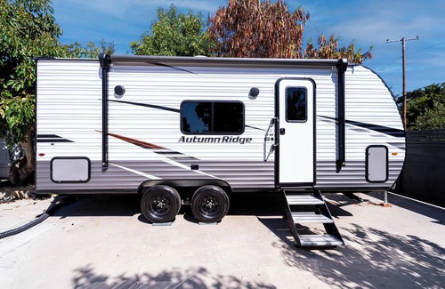 Meiners Oaks House | The Happy Camper - Cozy RV sleeps 4, with WiFi, in beautiful Ojai