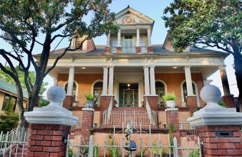 Seventh Ward Bed & Breakfast | The Happy Place #1