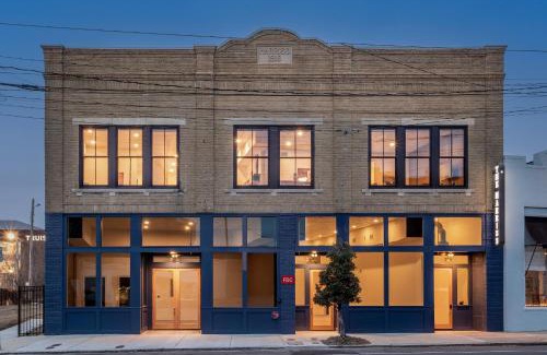 Wilson Hotel | The Harriss