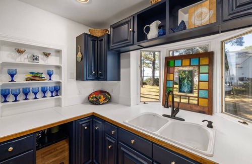 Belhaven House | The Haven in Belhaven NC, Waterfront with private dock, steps from town center.