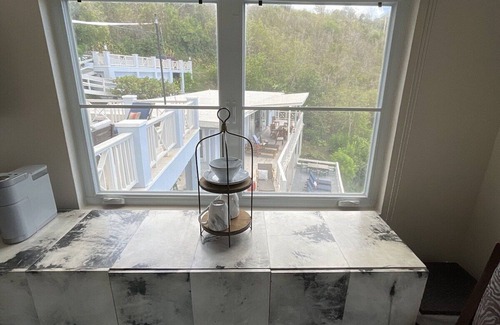 Estate Kingshill Apartment | The Hawks Nest Suite