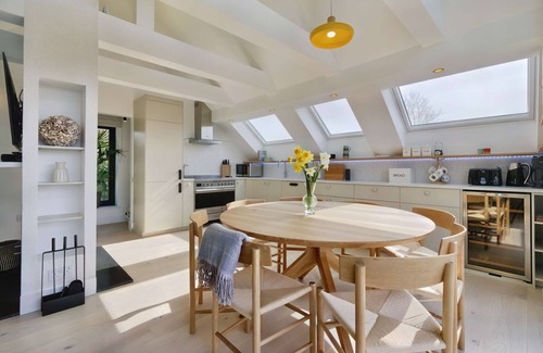 Etchinghill Cottage | The Hayloft by Bloom Stays - beautiful location with hot tub