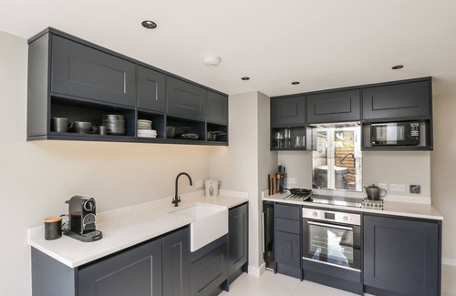 Westonbirt Cottage | THE HAYLOFT, family friendly, with hot tub in Sherston
