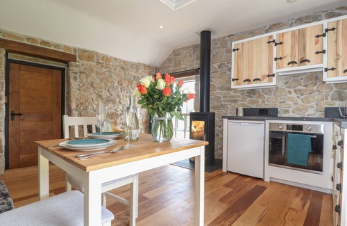 Mabe Cottage | THE HAYLOFT, luxury holiday cottage, with open fire in Helston