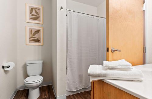 Downtown Minneapolis House | The Hazel Free parking, Gym, Fast WIFI, Central