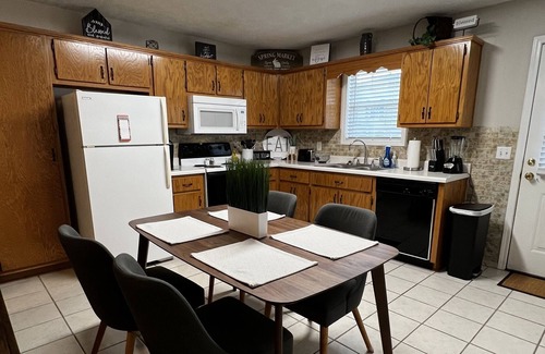 Parsons Apartment | The Heart of Parsons (Cozy & Comfortable!)