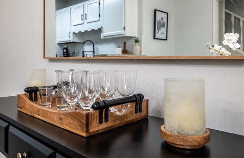 Crestline Heights House | The Hearth & Thistle - King Bed/TownHome with Deck