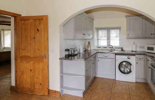 Little Haywood Cottage | THE HEREFORD LODGE, pet friendly, with a garden in Great Haywood