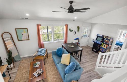Leander House | The Heritage Hideaway Sweeping Views Games & More