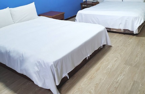 Wuqi District Hotel | The Hermit Inn