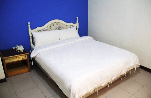 Wuqi District Hotel | The Hermit Inn